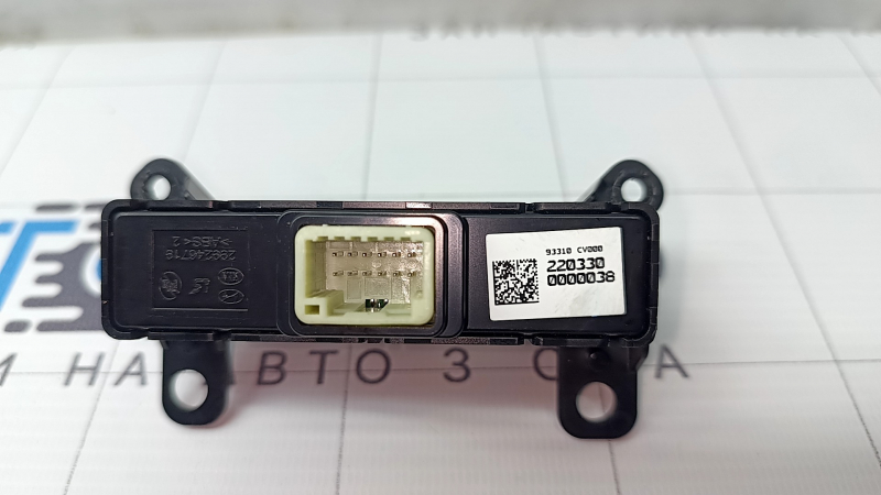 Блок кнопок центральной консоли Kia EV6 22-26 под камеры 360, парктроники и AUTO HOLD