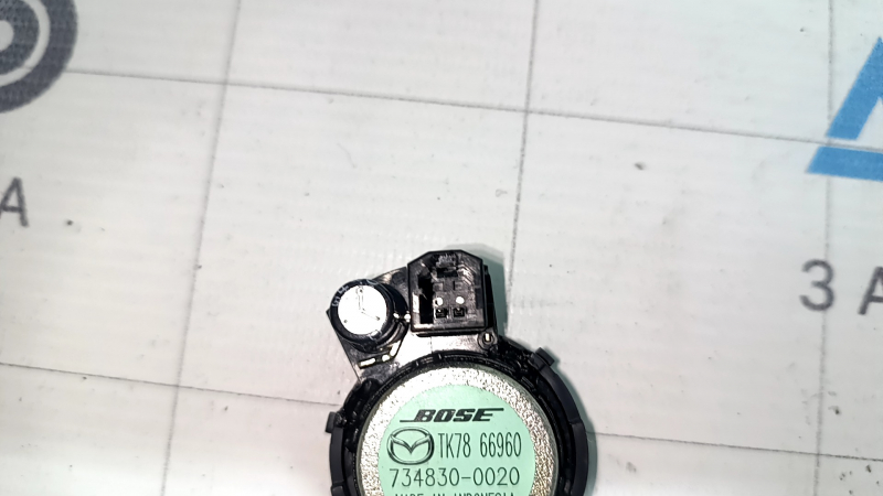 Пищалка двери передней правой Mazda 3 19-26 Bose
