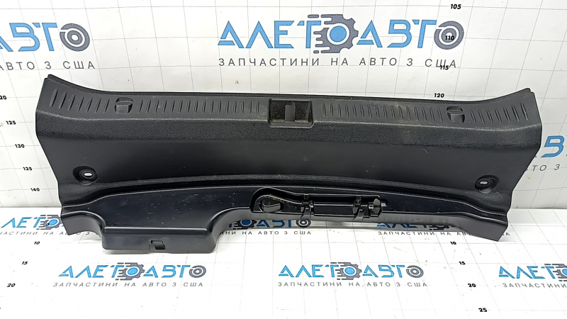 Накладка проема багажника Mercedes W213 E 17-23 черная, царапины