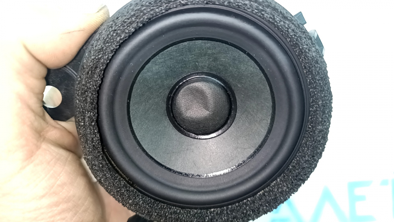 Динамик дверной задний левый Mazda 3 19-26 Bose, примят