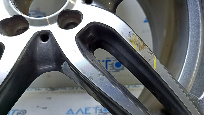 Диск колесный R19 x 8,0J ET43 Mercedes W213 E 17-23 AMG pkg бордюрка, полез лак