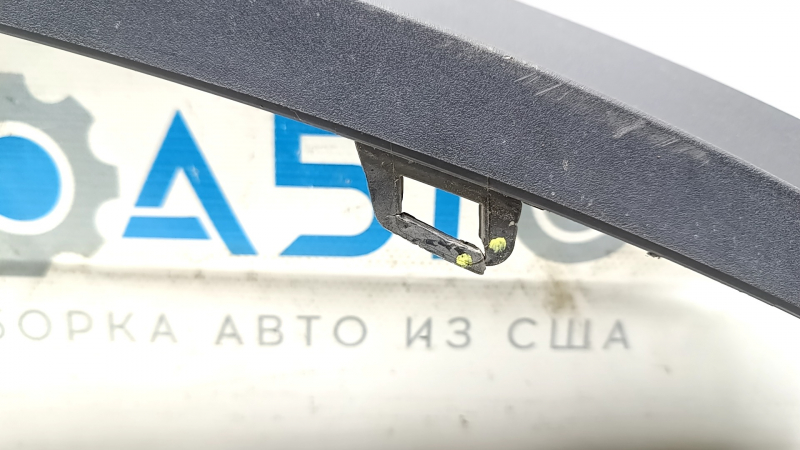 Губа заднего бампера Tesla Model 3 18- структура, сломаны крепления, царапины