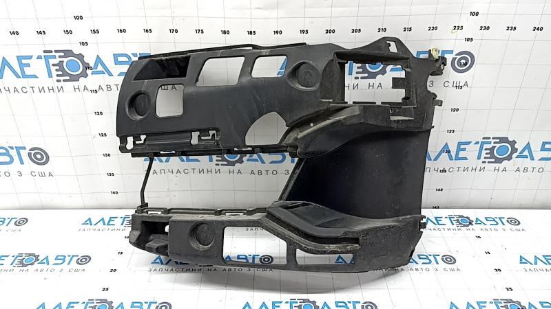 Кронштейн ПТФ левый BMW 5 G30 21-23 Basis