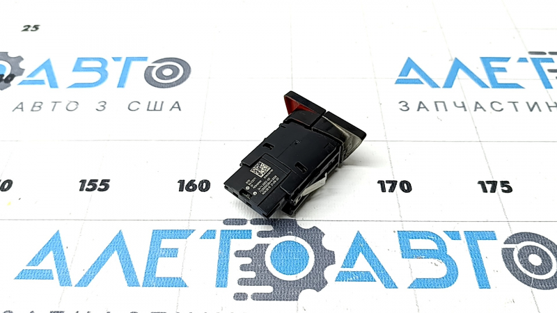 Кнопка аварийной сигнализации BMW 5 G30 17-23 с drive assist
