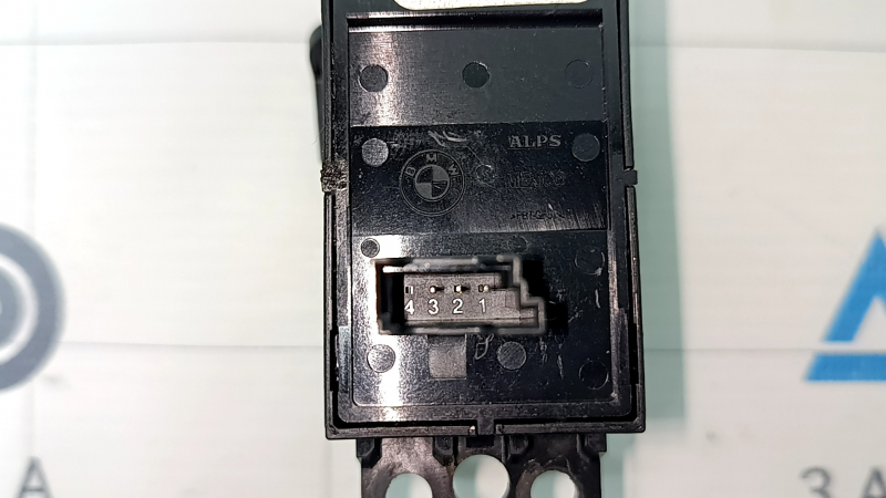 Кнопка паркинга BMW 5 G30 17-23 auto hold, черный глянец, царапины