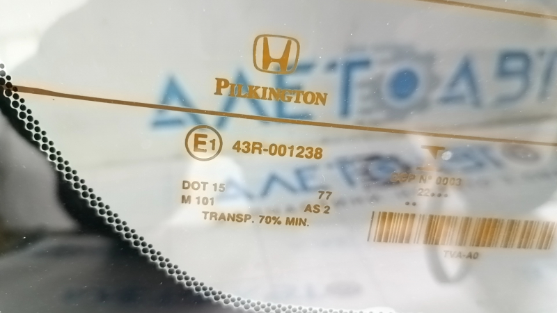 Стекло заднее Honda Accord 18-22 царапины