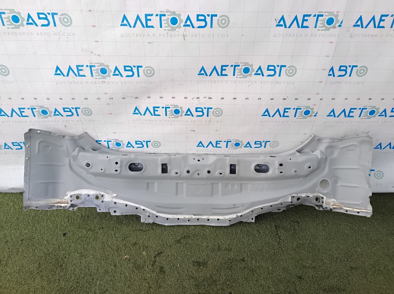 Задняя панель Mazda 3 19-26 4d белая, высверлена