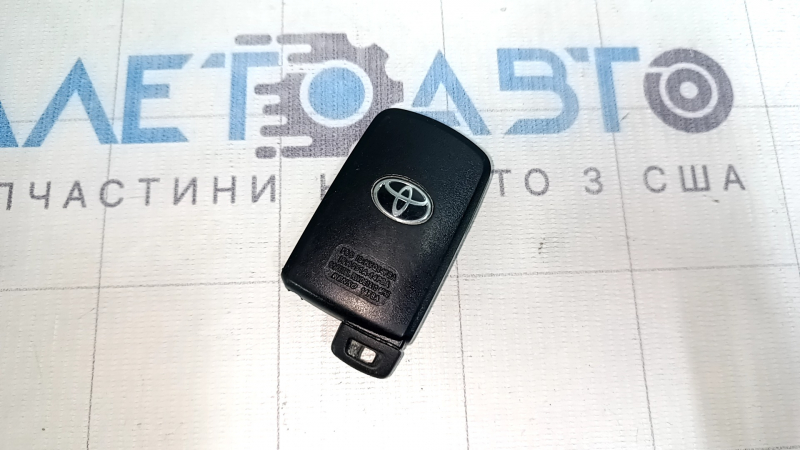 Ключ smart Toyota Camry v50 12-14 usa 4 кнопки, потерт