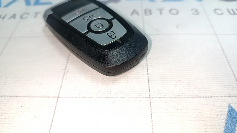 Ключ smart Ford Fusion mk5 17-20 4 кнопки, без автозапуска. потерт, тычки