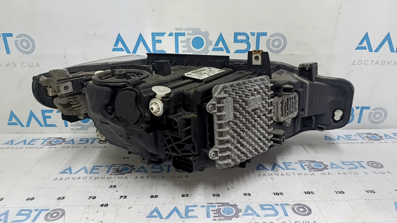 Фара передняя левая в сборе BMW 3 F30 16-18 LED, песок