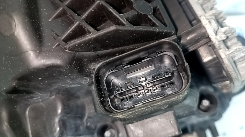 Фара передняя левая в сборе BMW 3 F30 16-18 LED, песок