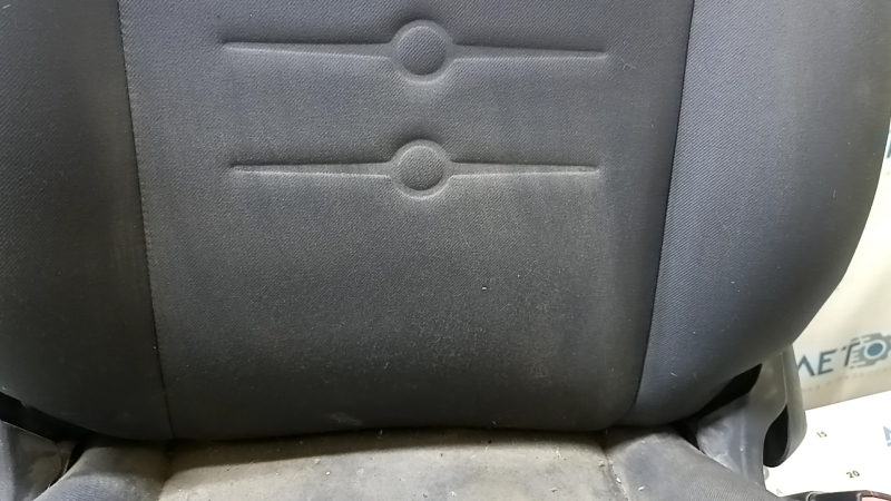 Пассажирское сиденье Fiat 500 12-13 без airbag, механическое, кожа черная+ткань серая, под химчистку