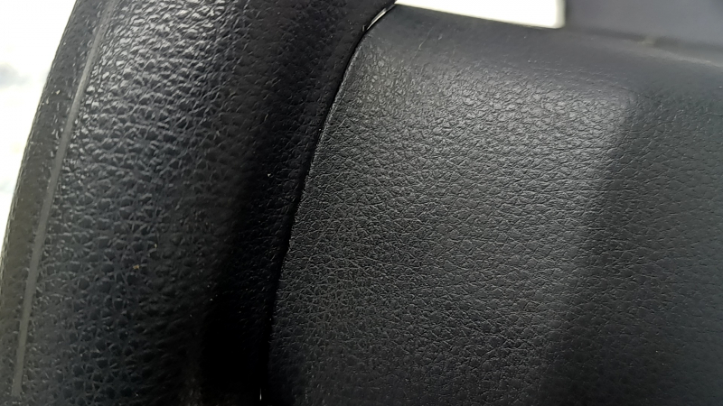 Руль голый Toyota Sienna 21-26 резина черная, LE, царапина