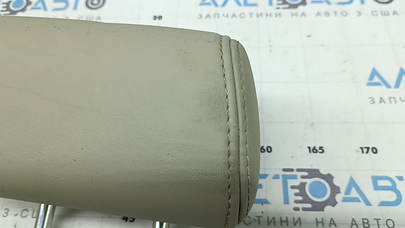 Подголовник 2 ряда центральный Mazda 6 18-21 кожа бежевая, под чистку