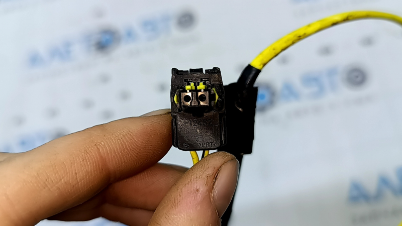 Проводка AIRBAG пассажирского сиденья Toyota Prius 50 16-22