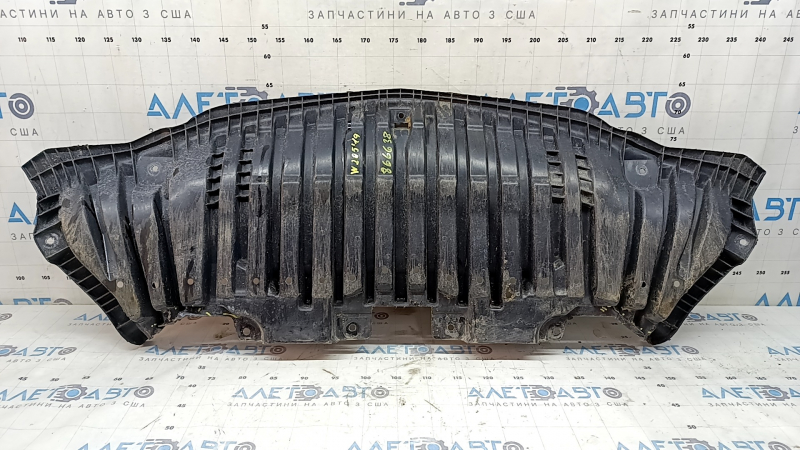Защита переднего бампера Mercedes C-class W205 300 15-21 надломы, затерта