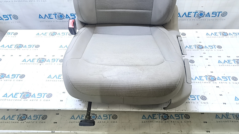 Водительское сиденье VW Passat b8 16-19 USA без airbag, механическое, ткань серая, под химчистку