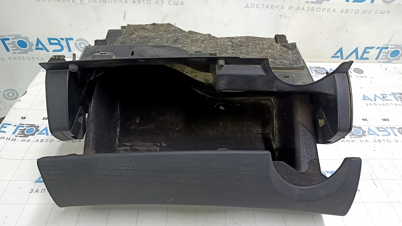 Перчаточный ящик, бардачок Mercedes C-class W205 15-21 черный, 2 части, царапины, контакт с водой