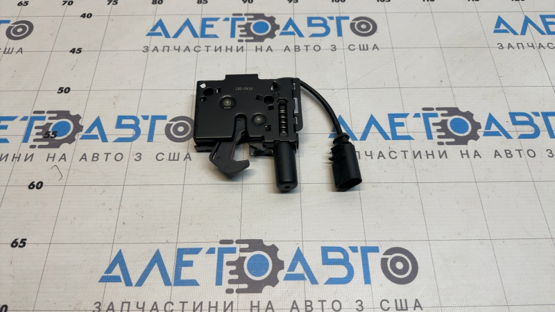 Замок капота левый Audi A4 B9 17-25