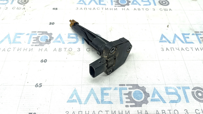 Датчик уровня масла Mercedes C-class W205 300 19-21 2.0т
