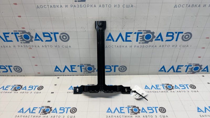 Нижний кронштейн чайки решетки радиатора Chevrolet Bolt EUV 22-23