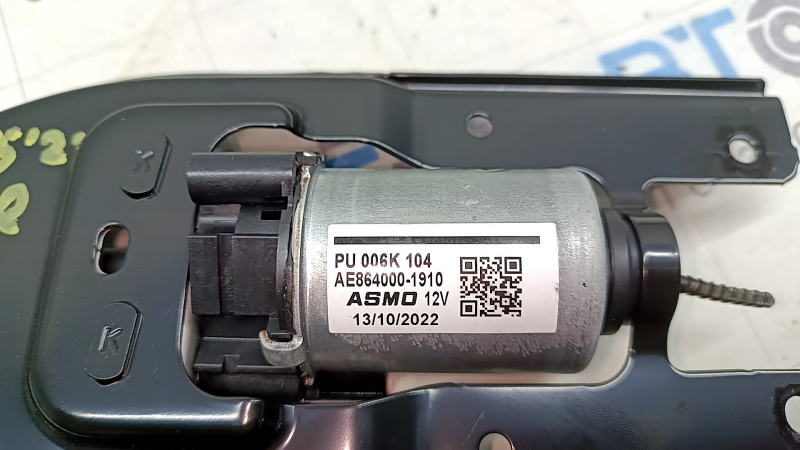 Мотор продольной регулировки пассажирского сиденья Mazda CX-5 17-25 без каркаса