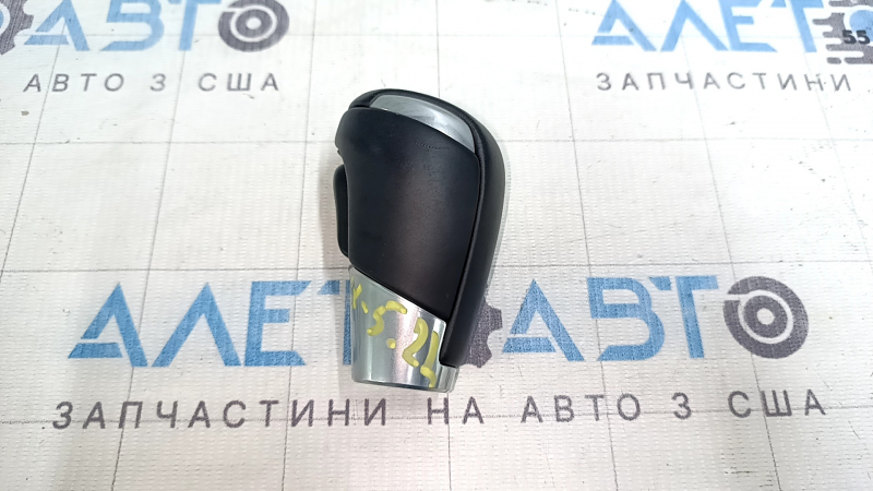 Ручка КПП Mazda CX-5 17-25 кожа черная, царапины