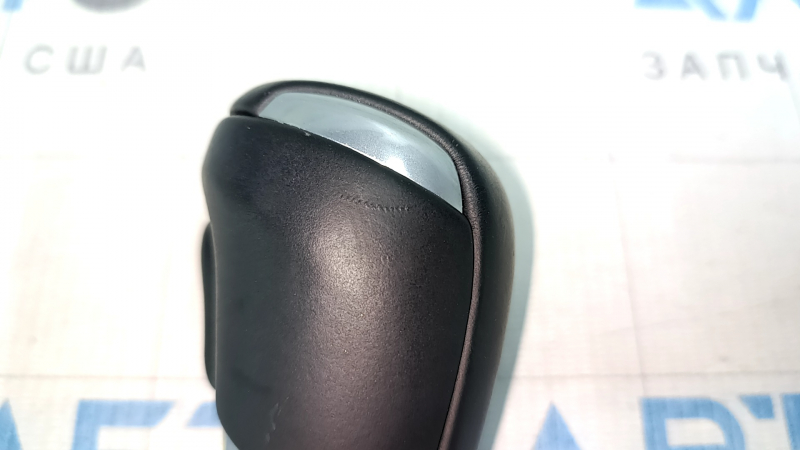 Ручка КПП Mazda CX-5 17-25 кожа черная, царапины