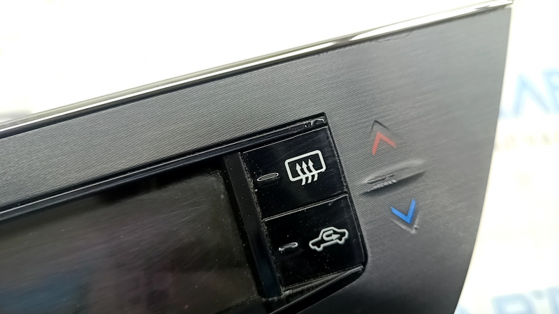 Управление климат-контролем Toyota Avalon 13-18 XLE, 2 зоны, царапины на стекле, тычки, треснут корпус