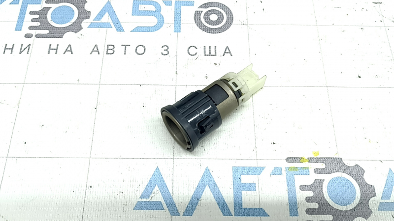 Прикуриватель передней панели Toyota Camry v70 18-20