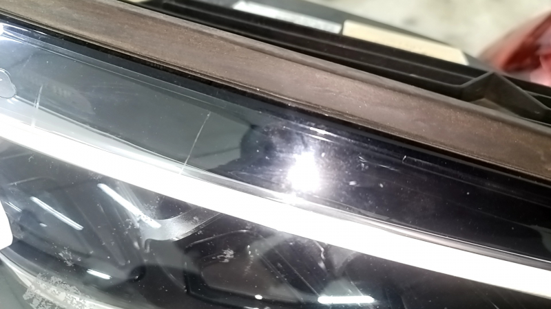 Фара передняя правая в сборе Mercedes GLC 20-22 LED с уплотнителем, песок, царапины