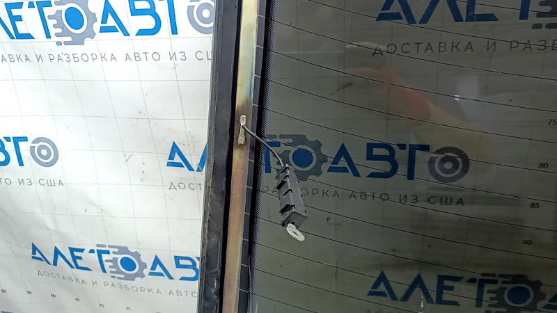 Стекло заднее VW Passat b8 16-19 USA тонировка, воздух по кромке стекла