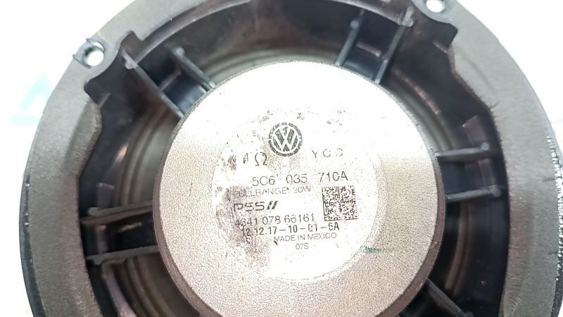 Динамик задний правый VW Passat b8 16-19 USA, сломано крепление