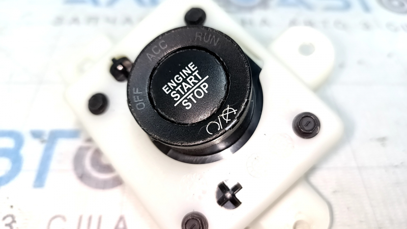 Start-Stop Jeep Cherokee KL 14-23 царапины, надломана кромка