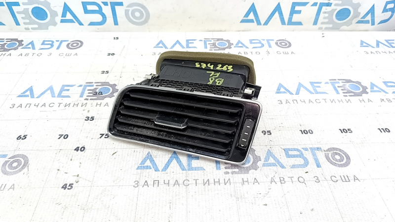 Дефлектор воздуховода передней панели водительский VW Passat b8 16-19 USA черный, царапины
