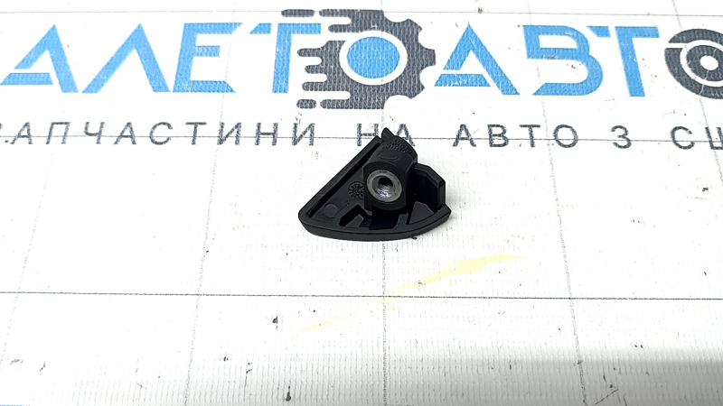 Заглушка внешней ручки задней левой Mazda CX-50 23-26