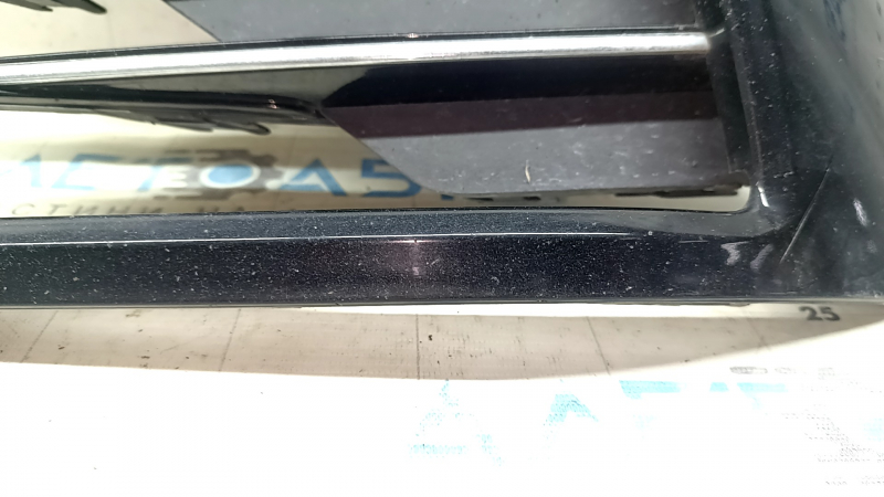 Решетка переднего бампера боковая левая VW Passat b8 16-19 USA R-Line, песок, потертости