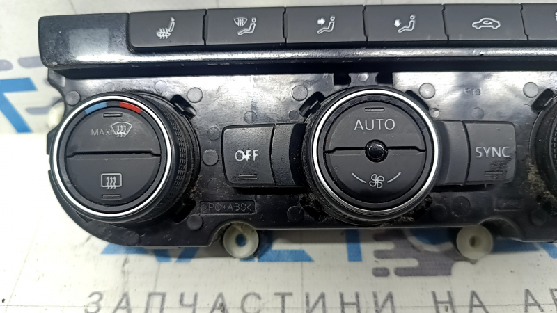 Управление климат-контролем VW Passat b8 16-19 USA с подогревом, царапины