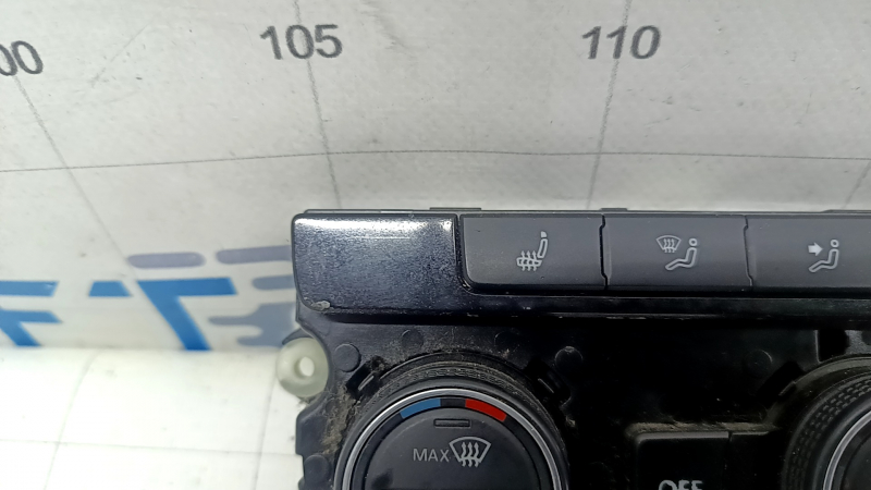 Управление климат-контролем VW Passat b8 16-19 USA с подогревом, царапины