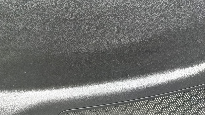 Полка задняя VW Passat b8 16-19 USA черная, со стоп сигналом, царапина