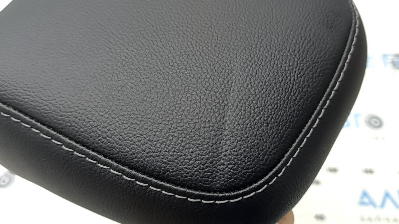 Подголовник 2 ряда центральный Mazda CX-50 23-26 кожзам черный, примят
