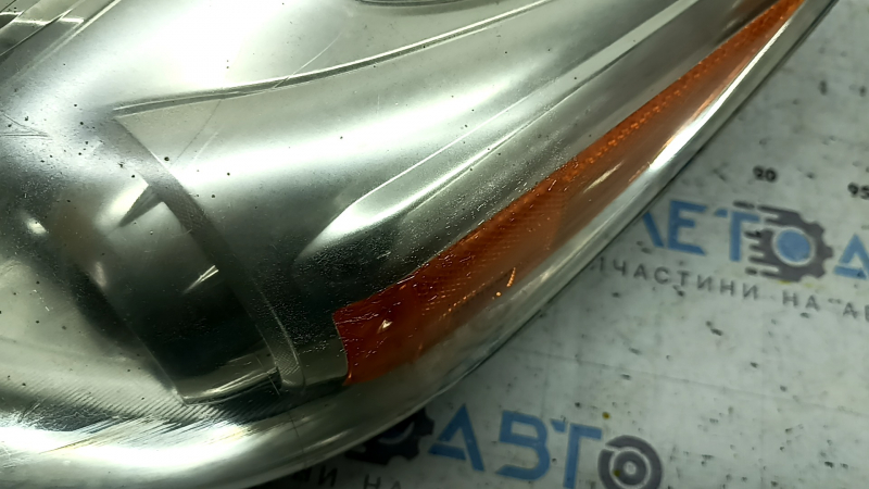 Фара передняя левая Toyota Prius 30 13-15, рест, галоген, под полировку, паутинка