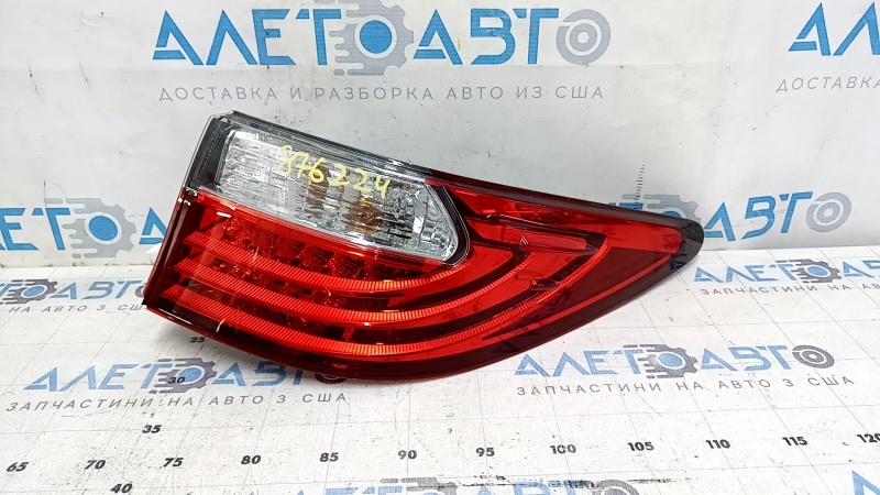 Фонарь внешний крыло правый Lexus ES300h ES350 13-15 дорест, царапины, отколот угол