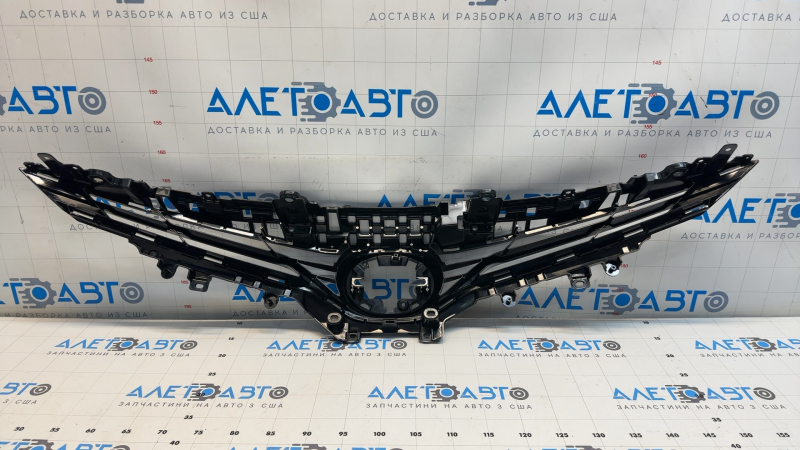 Решетка радиатора grill Toyota Camry v70 21-24