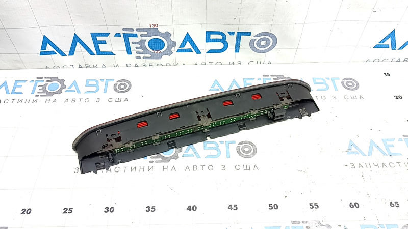 Стоп сигнал VW Tiguan 18-24