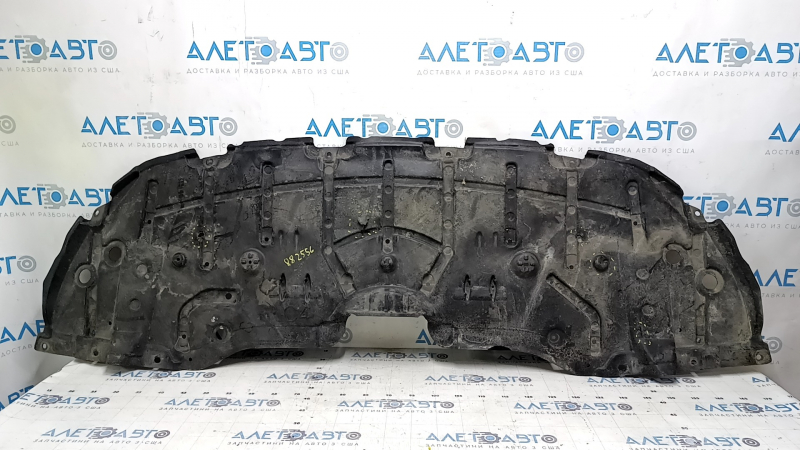 Защита переднего бампера Toyota Camry v70 18-24 примята, надрывы, потерта
