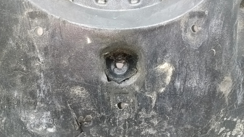 Защита переднего бампера Toyota Camry v70 18-24 примята, надрывы, потерта