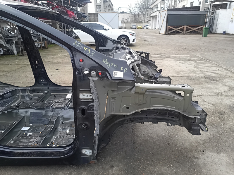 Четверть передняя правая Ford Edge 19-24 на кузове, черная