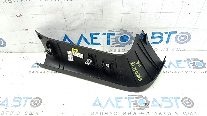 Обшивка двери багажника правая Buick Encore 13-22 черная