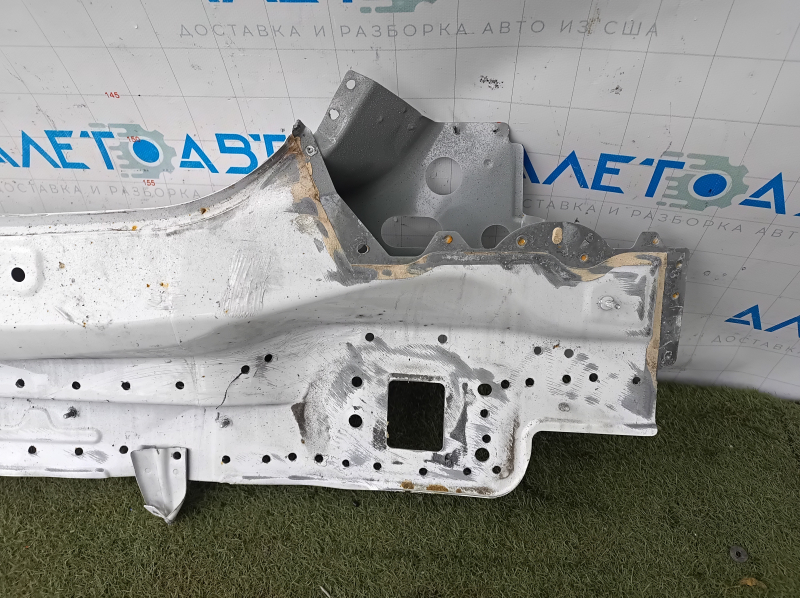 Задняя панель Mercedes W213 E 300/350 17-23 отпилена, белая